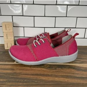Clarks Cloudsteppers Womens Sillian Joss Red Cushioned Walking Sneaker Size 6.5